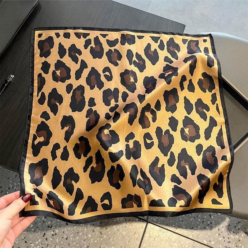 Quadratischer Schal aus 100 %  – Women Bags Daily Use Bewertung und Preis